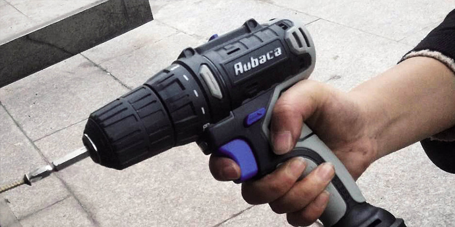 how to use cordless power tool